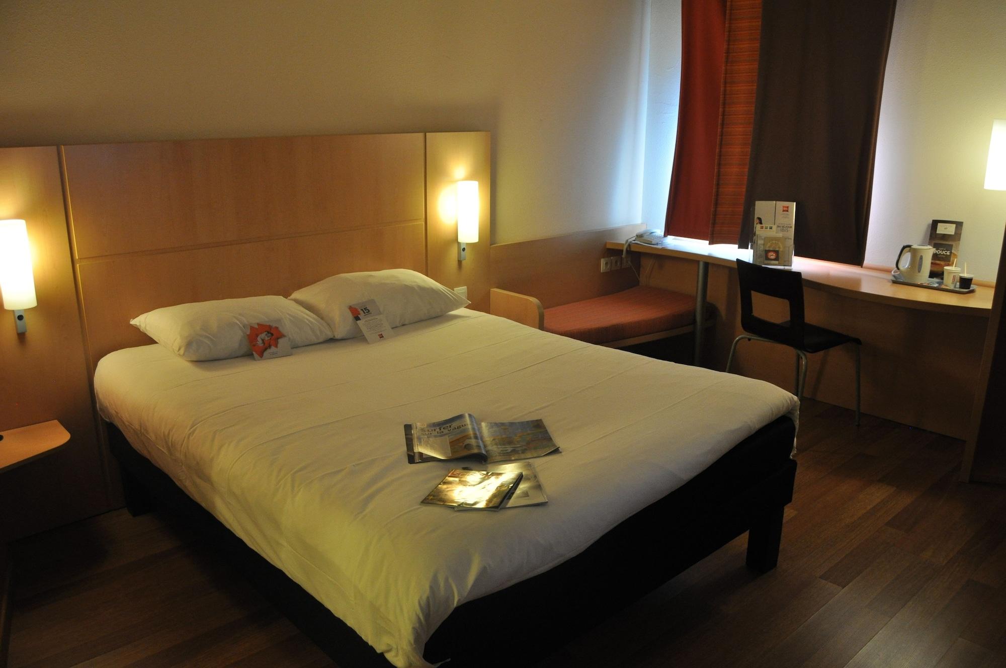 Ibis Martigues Centre Hotel Ngoại thất bức ảnh